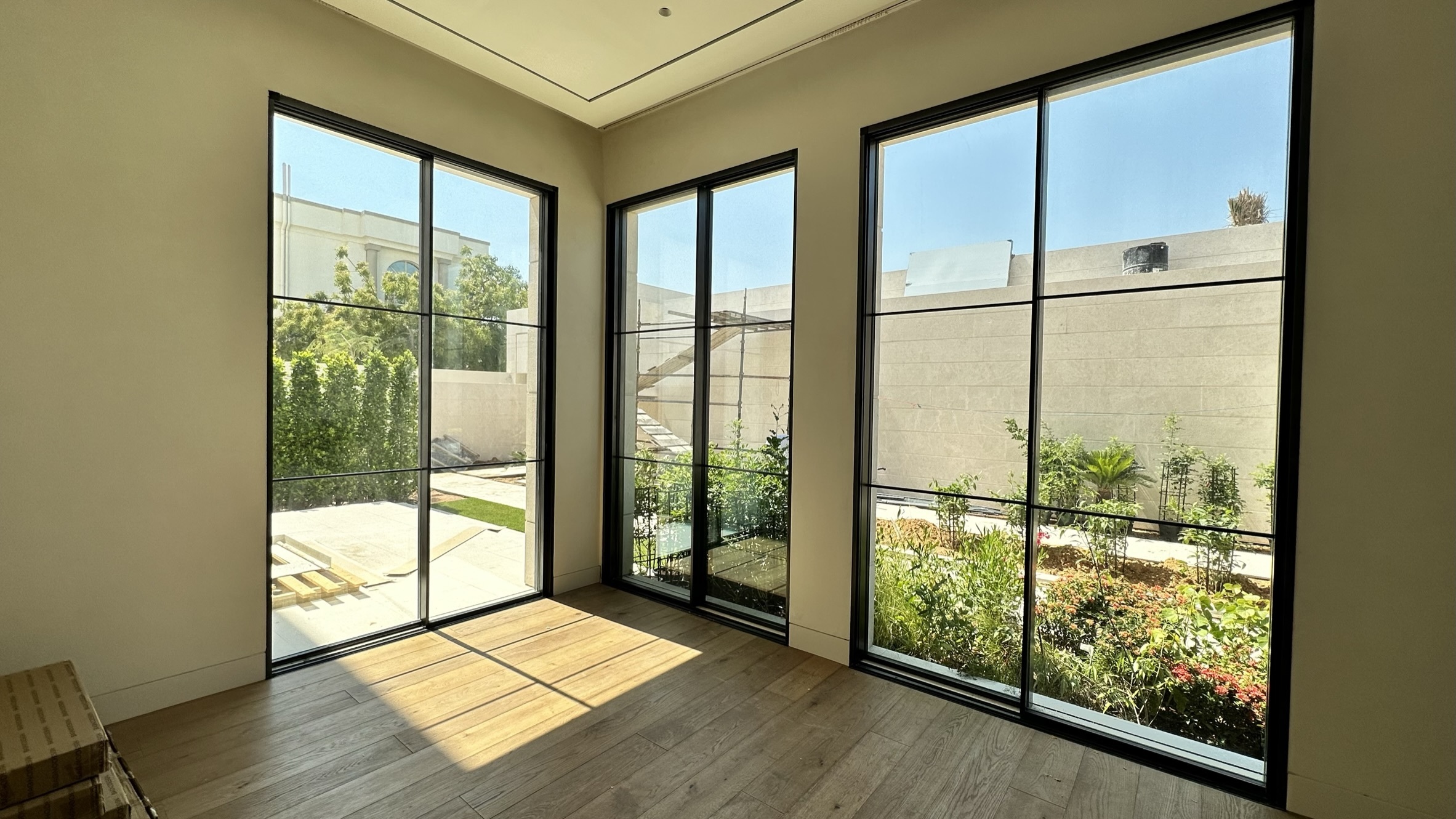 Glazed garden room with full-height sliders